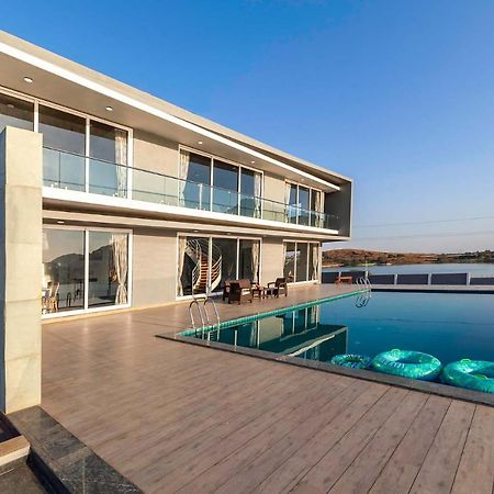 Stayvista'S Bellisimo Panorama - Lakeside Oasis With Infinity Pool, Modern Interiors, Open-To-Sky Bathtub, And Lush Green Lawn Nashik Luaran gambar