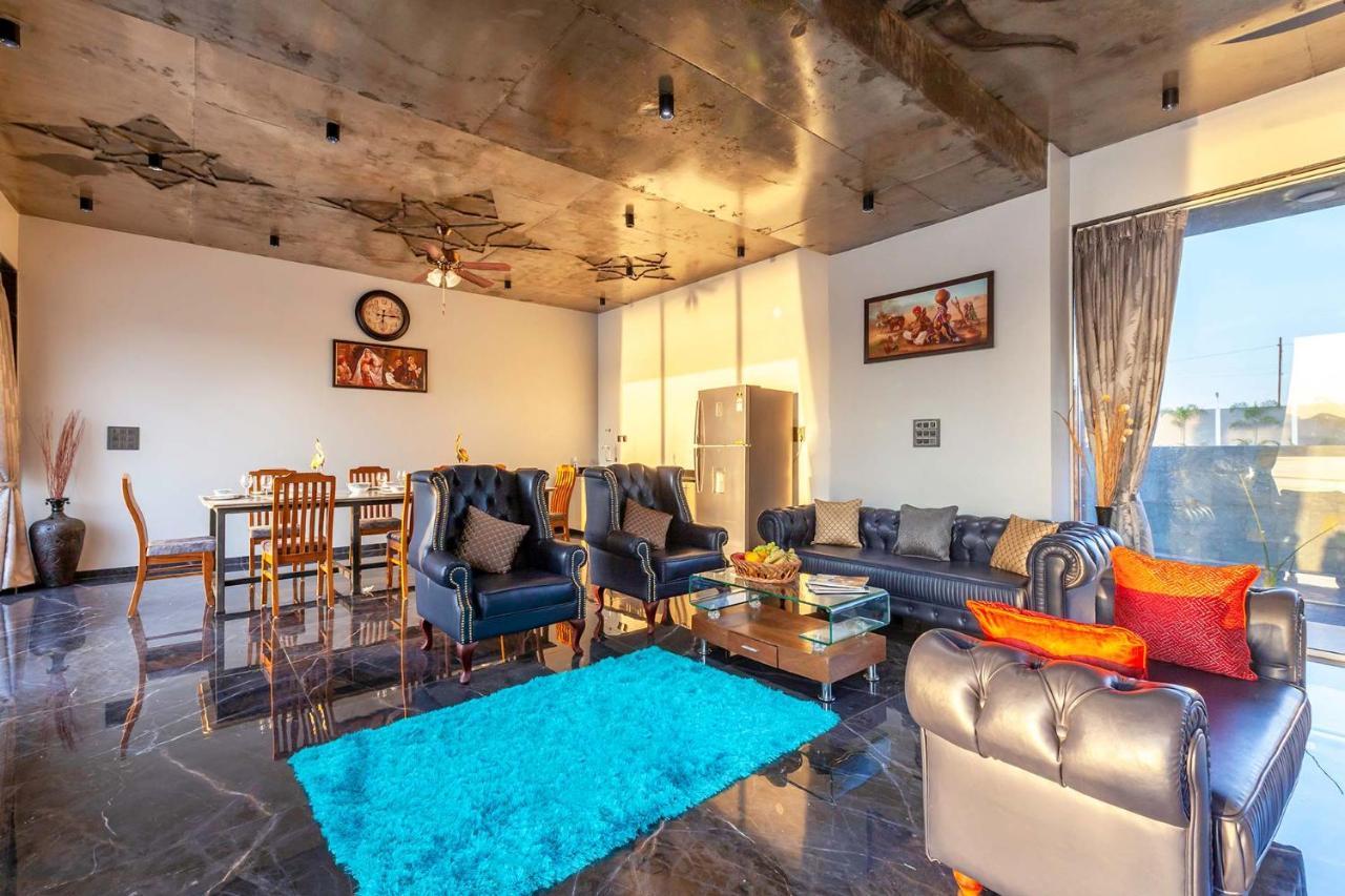Stayvista'S Bellisimo Panorama - Lakeside Oasis With Infinity Pool, Modern Interiors, Open-To-Sky Bathtub, And Lush Green Lawn Nashik Luaran gambar